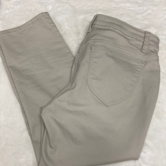 Lee Riders Midrise Capris Size 8 - Picture 2 of 4